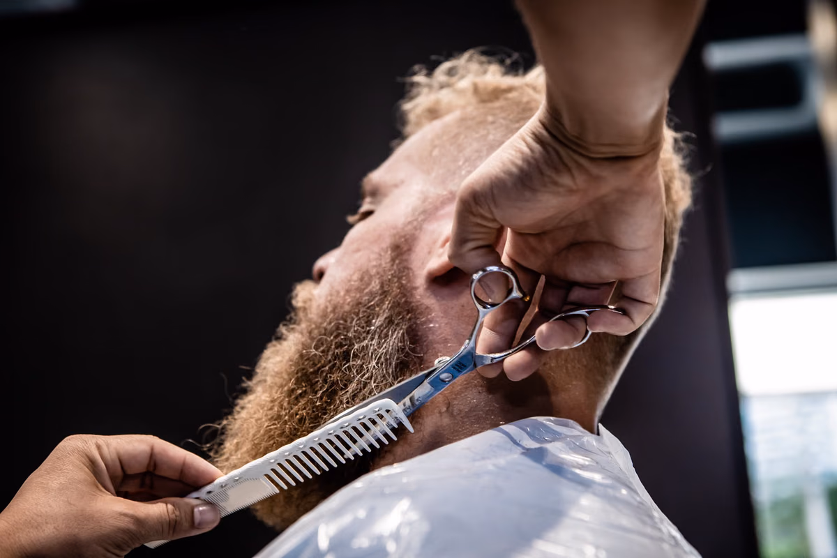 Les 6 meilleurs peignes à barbe pour une barbe parfaite