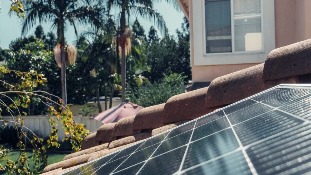 Panneaux solaires à domicile : guide pratique 2026